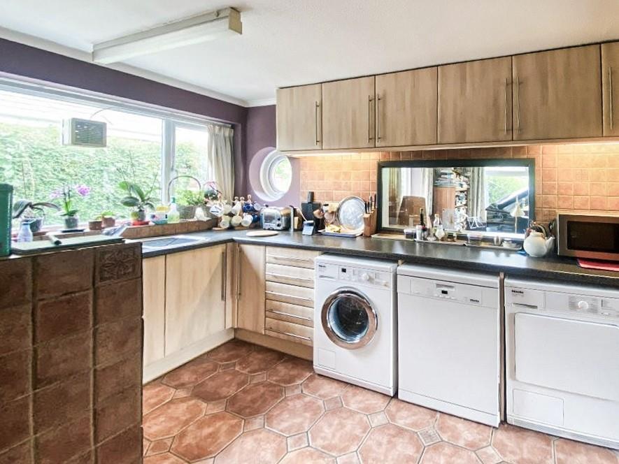 Kitchen-white goods.jpg