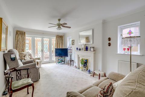 undefined, Mountdale Gardens, Leigh-on-sea, SS9