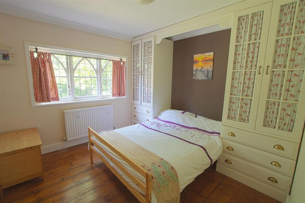 Bed3.jpg