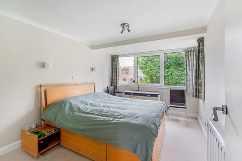 11 Ridgway, Richmond, TW10 6PR