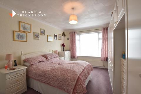 2 bedroom semi-detached bungalow for sale, Oakwood Avenue, Clacton-on-Sea