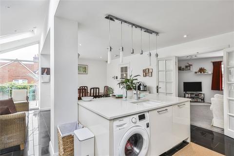 2a Crescent Road, Poole, BH14 9AS
