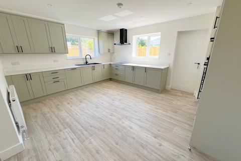undefined, Barton Court Road, New Milton, Hampshire. BH25 6NW