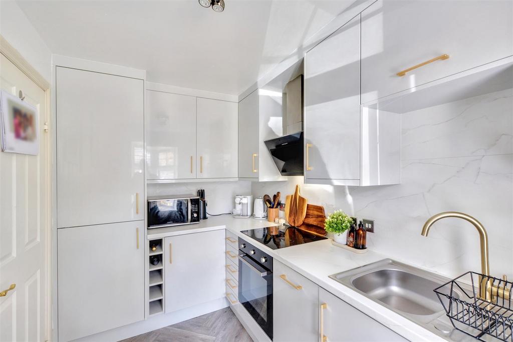 Kitchen 1.jpeg