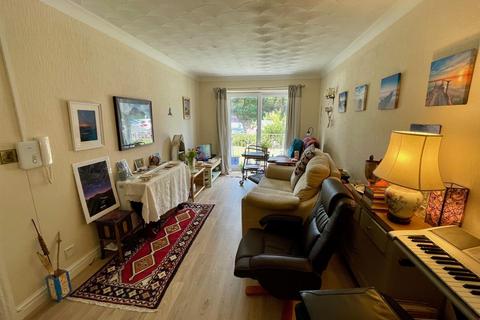 1 bedroom retirement property for sale, Marine Road, Colwyn Bay