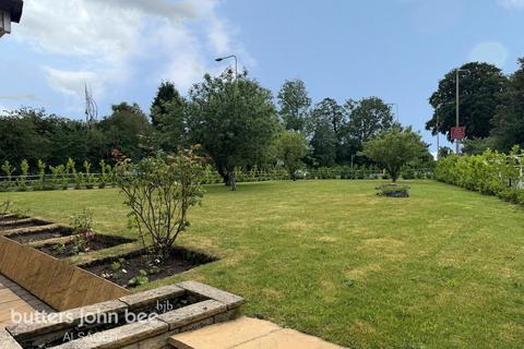4 bedroom detached bungalow for sale, Sandbach Road, Church Lawton