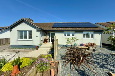 4 bedroom detached bungalow for sale, Luffings, Rock