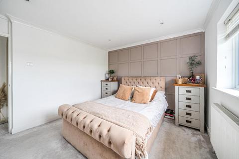 3 bedroom terraced house for sale, Farnborough,  Hampshire,  GU14