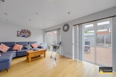 4 bedroom detached house for sale, Grasscroft Drive, Cheylemore, Coventry *No Chain*