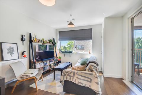 1 bedroom apartment for sale, at Flat 9 Beatty Court, Kenneth Way, London W5