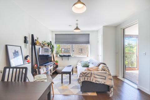 1 bedroom apartment for sale, at Flat 9 Beatty Court, Kenneth Way, London W5