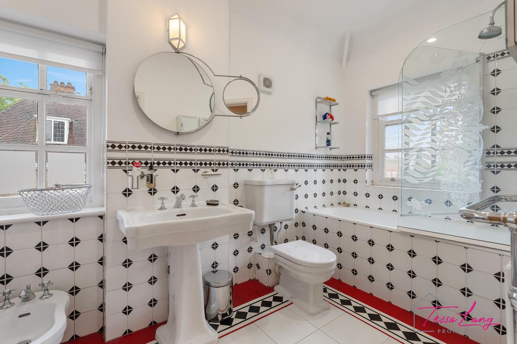 Tiled bathroom first floor