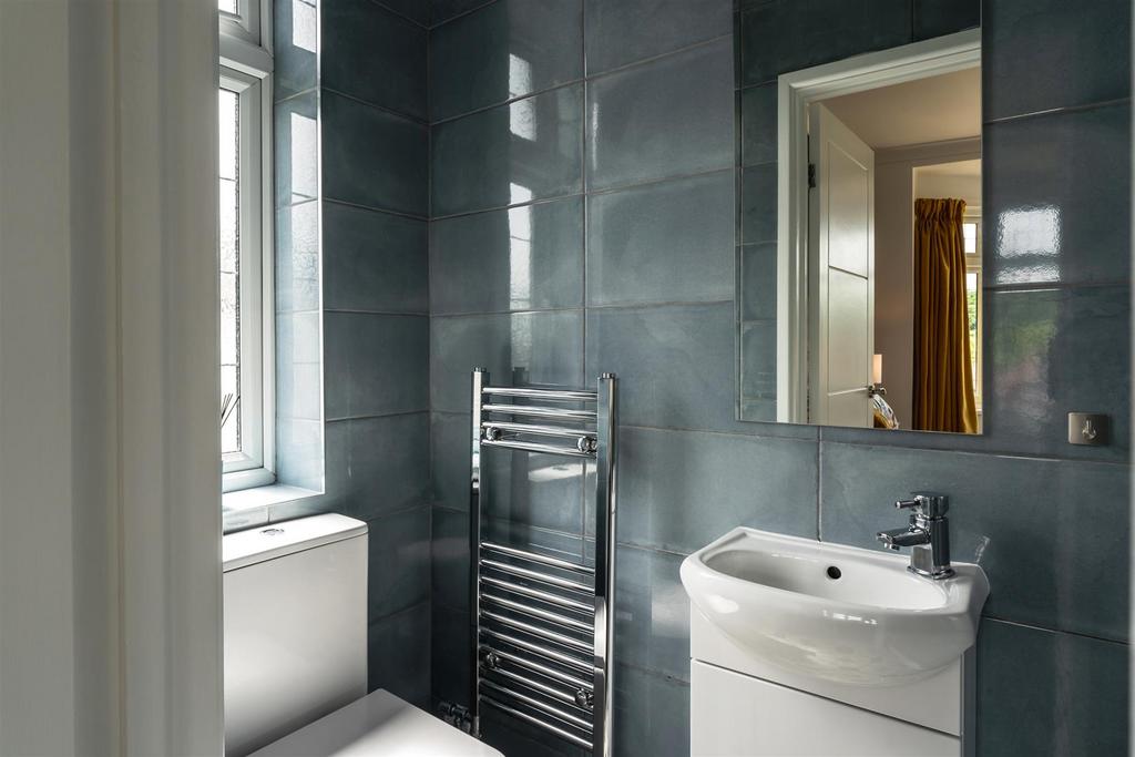 Master En-Suite Shower Room