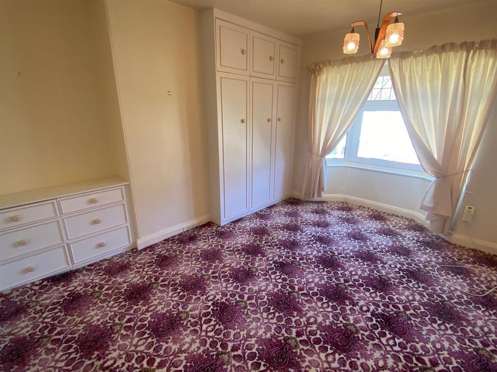 Bed 2.jpg