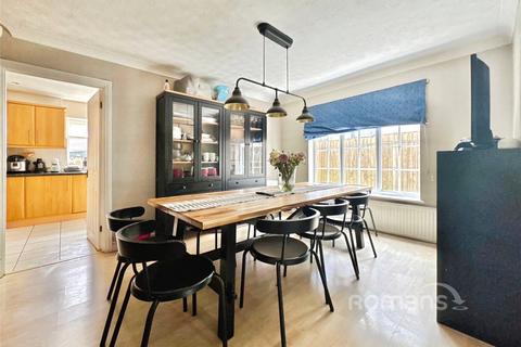 4 bedroom detached house for sale, Wellington Road, Sandhurst