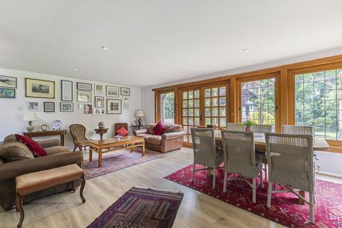 Bishopsmead Cottage Bishops Mead, Farnham, GU9 7DU