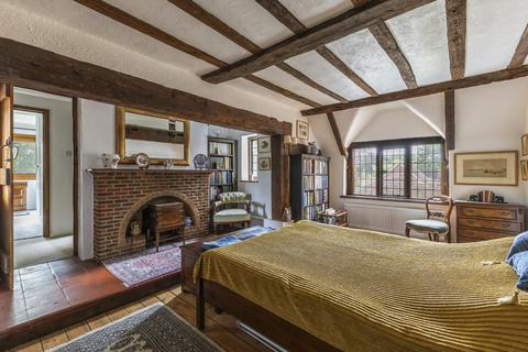 Bishopsmead Cottage Bishops Mead, Farnham, GU9 7DU