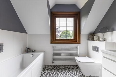 Bishopsmead Cottage Bishops Mead, Farnham, GU9 7DU