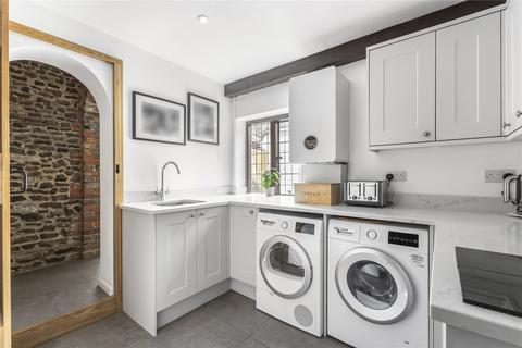 Bishopsmead Cottage Bishops Mead, Farnham, GU9 7DU