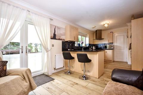 4 bedroom detached house for sale, First Avenue, Wakefield, West Yorkshire