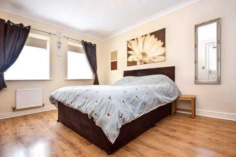 4 bedroom detached house for sale, First Avenue, Wakefield, West Yorkshire
