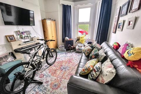 4 Kings Road, Bournemouth, BH3 7LD