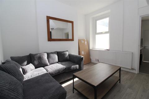 4 bedroom house to rent, Robert Street, Cardiff CF24