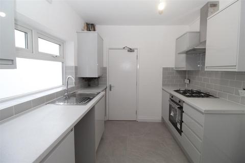4 bedroom house to rent, Robert Street, Cardiff CF24