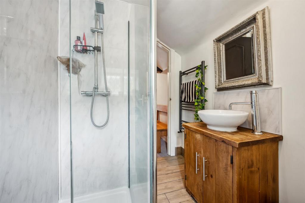 Shower Room.jpg