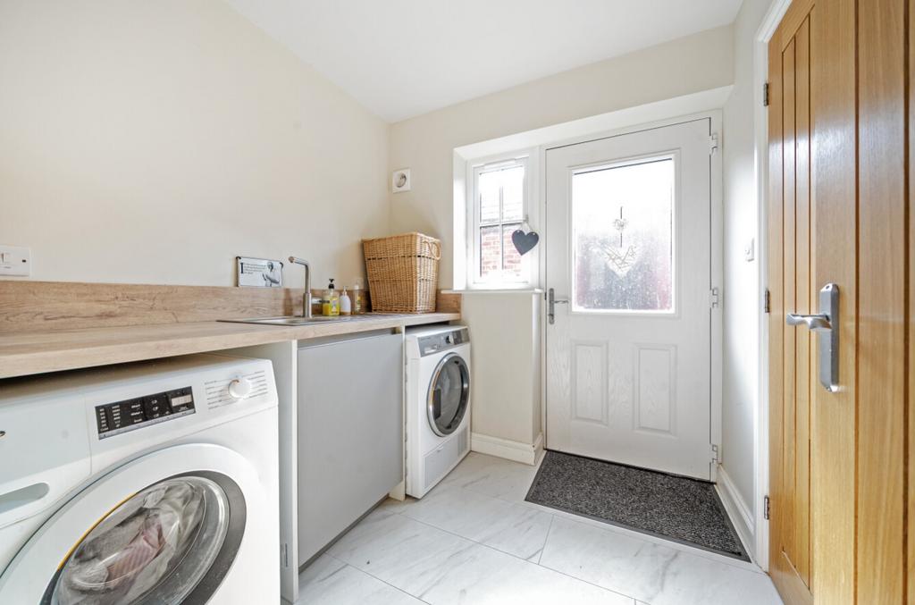 1304189-14-683f39b8f2301