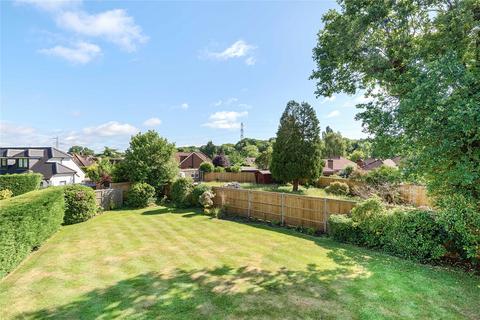 6 Elm Close, Ripley, Woking, GU23 6LE