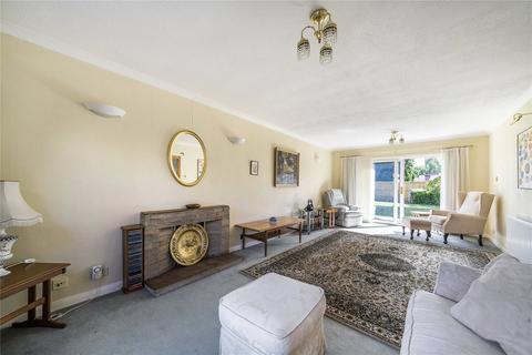 6 Elm Close, Ripley, Woking, GU23 6LE