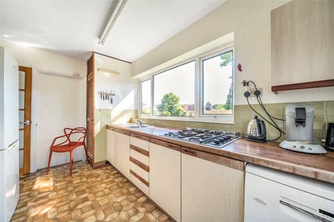 6 Elm Close, Ripley, Woking, GU23 6LE