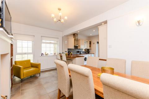 4 bedroom detached house for sale, Wilson Avenue, Rochester ME1