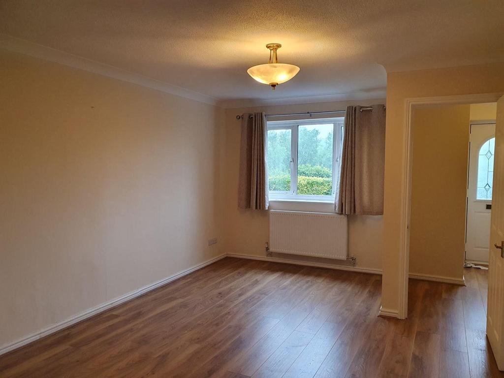 Lounge to front.jpg