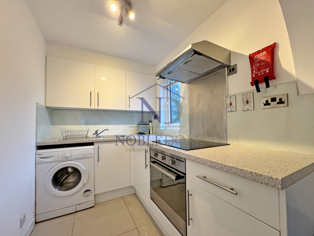 Studio flat in chiswick