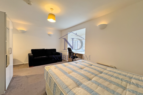 undefined, Chiswick, W4