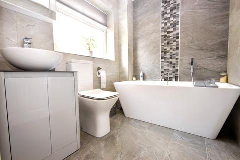 3 bedroom semi-detached house for sale, Hirstlands Drive, Ossett, West Yorkshire