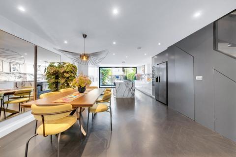 5 bedroom terraced house for sale, Richmond Road, London E8