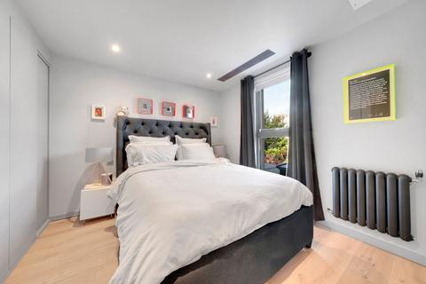 5 bedroom terraced house for sale, Richmond Road, London E8