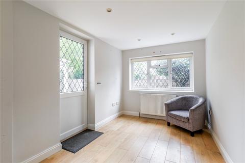 6 Cedar Drive, Ascot, SL5 0UA