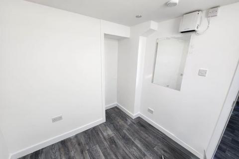 2 bedroom flat for sale, Lynton Apartments, Blackpool FY1