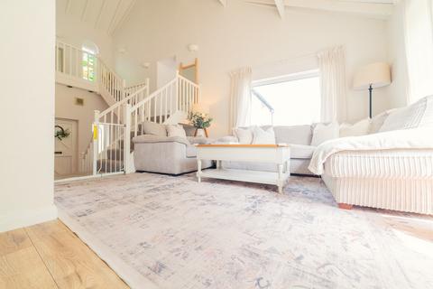 5 bedroom detached house for sale, Hillcroft, Heol Y Cawl, Dinas Powys, The Vale Of Glamorgan. CF64 4AH