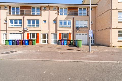 3 bedroom townhouse to rent, Whitehill Court, Glasgow City, Glasgow, G31