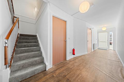 3 bedroom townhouse to rent, Whitehill Court, Glasgow City, Glasgow, G31