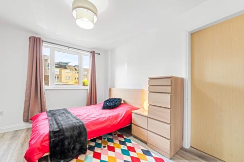 3 bedroom townhouse to rent, Whitehill Court, Glasgow City, Glasgow, G31