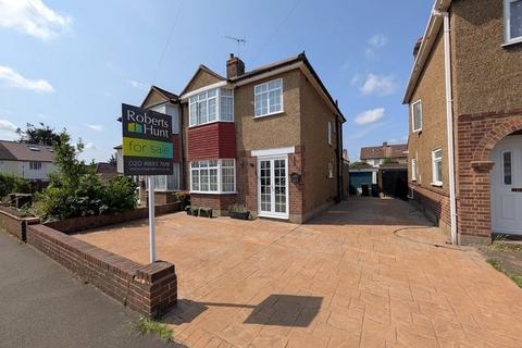 28 Warfield Road, Feltham, TW14 8AD