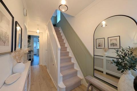 28 Warfield Road, Feltham, TW14 8AD