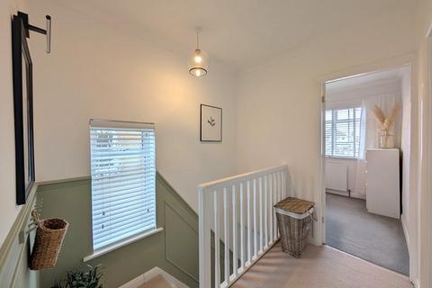28 Warfield Road, Feltham, TW14 8AD