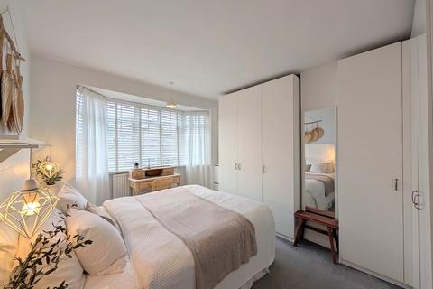 28 Warfield Road, Feltham, TW14 8AD